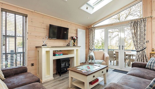 3 bedroom accommodation in Wootton Bridge, Nr Cowes