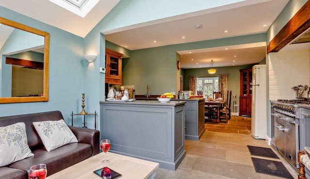 4 Bed in Dorchester (oc-dc190)