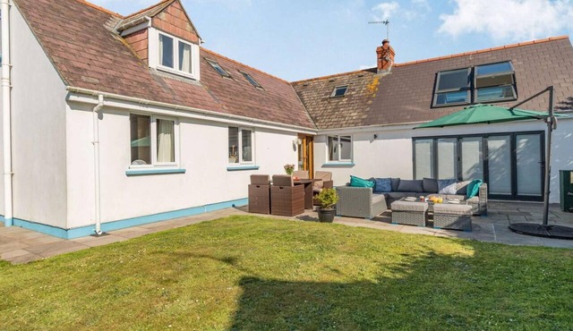 4 Bed in Haverfordwest (oc-88331)