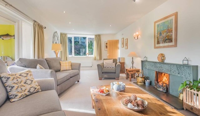 4 Bed in Ulverston (oc-sz438)
