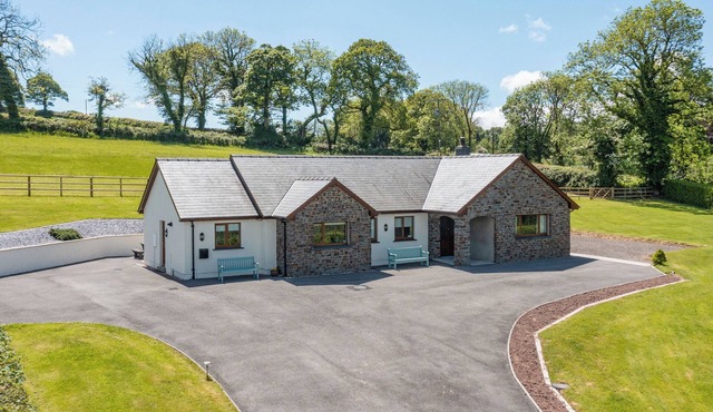 4 bedroom accommodation in Narberth