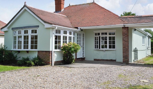 4 bedroom accommodation in Chapel St. Leonards, near Skegness