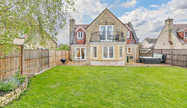 5 Bed in Glastonbury (oc-91657)