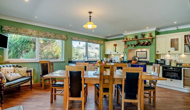 5 Bed in Grange-over-sands (oc-95876)