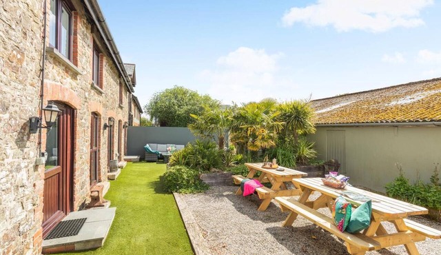 6 Bed in Holsworthy (oc-89218)