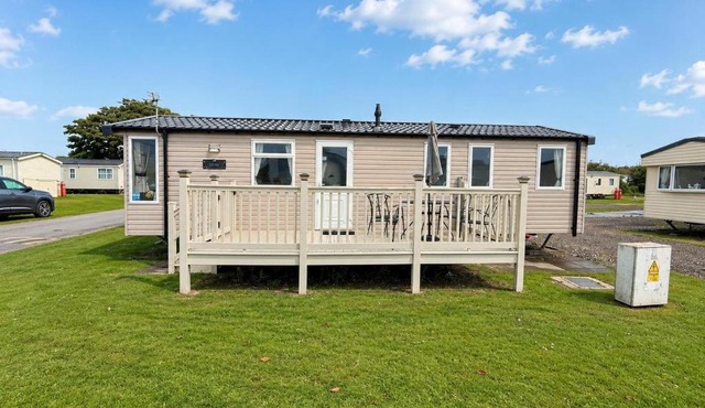 6 Berth Caravan With Decking At Sunnydale Holiday Park Ref 35243Kg