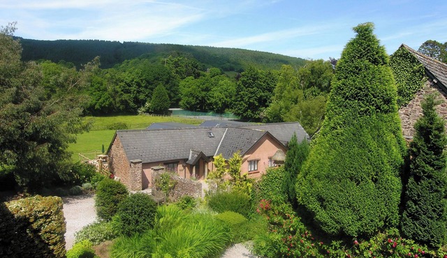 8 bedroom accommodation in Timberscombe, near Minehead