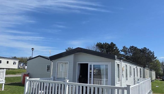 8 Berth Caravan - Blue Dolphin - Filey