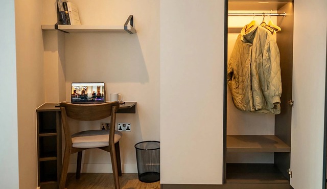 Acton Balcony Studio | Gym Access | StayCozy