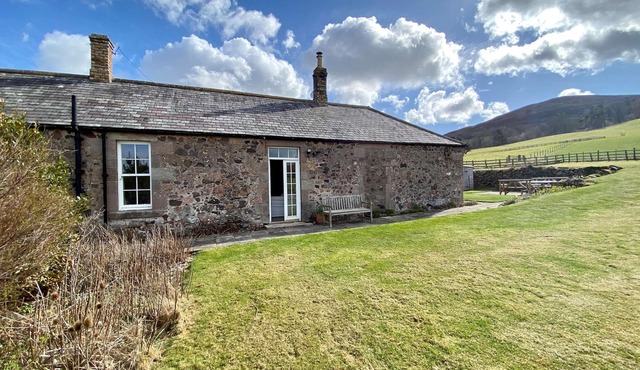AKELD COTTAGE, pet friendly, with open fire in Wooler