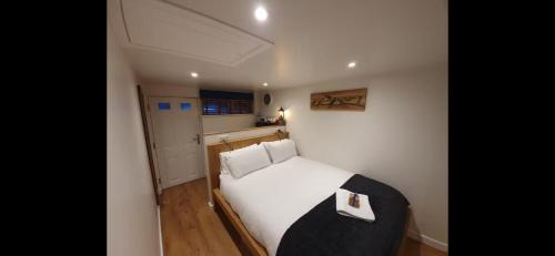 Annex in Chippenham with Parking and WIFI