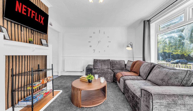 Arcade Machine | Games | Large House | Sleeps 6 in Coventry