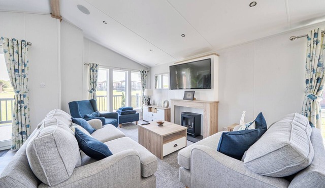 Atlantic Breeze Luxury Lodge sleep 6