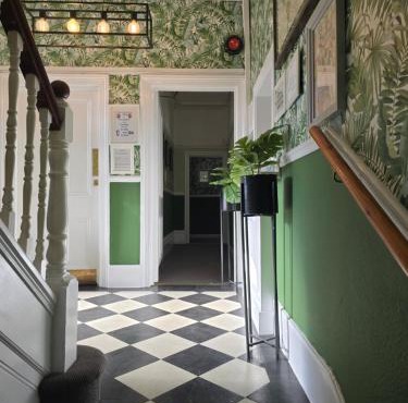 Avis Hotel in Bromley