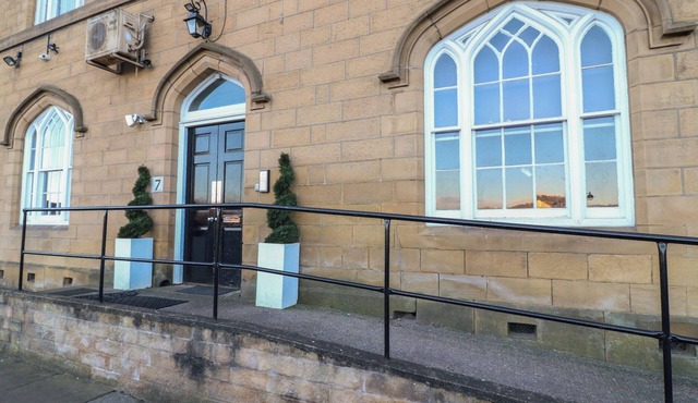 B7 APARTMENT 2, pet friendly in Sheepwash