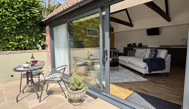 Bakers Barn - Sherborne, Dorset sleeps 2 guests in 1 bedroom