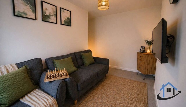 Barret Flat, sleeps 4, central location, Penarth