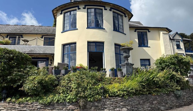 Bayview Tower, Lynton