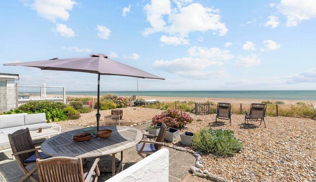 Beachfront Bungalow: Direct Access & Sea-View Terrace