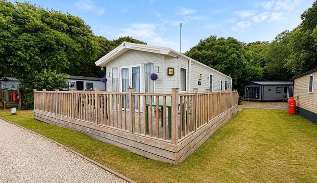 Beautiful Caravan With Decking At Azure Seas Ref 32060Az