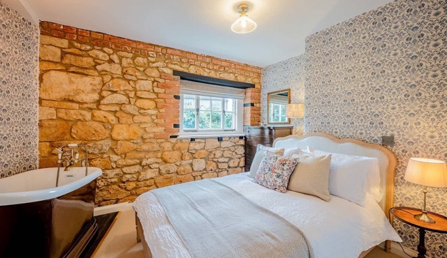 Beautiful Cottage in Idyllic Somerset Village