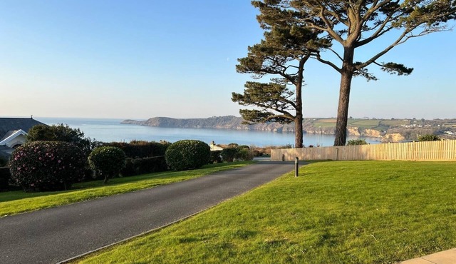Beautiful Sea view apartment in Carlyon Bay