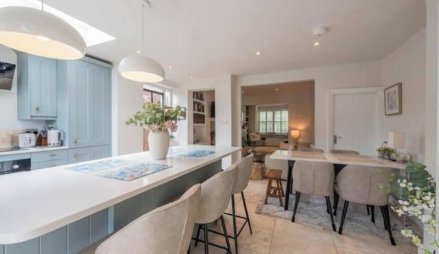 Beautiful Victorian Home, Central Oxford · 4 Beds, A/C · Graduations & Events