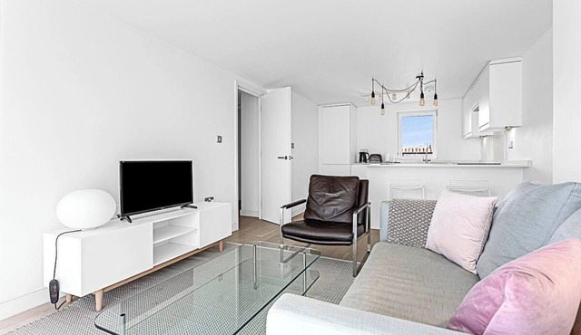 Belgravia Base: 2BR Near Victoria/Sloane