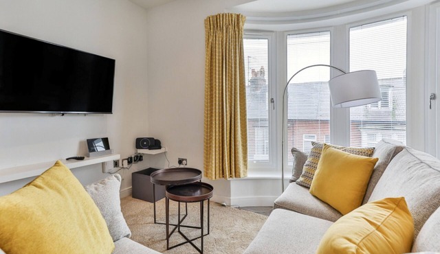 Belle House, Apt 6