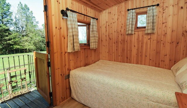 Bills Shepherds Hut in Brecon