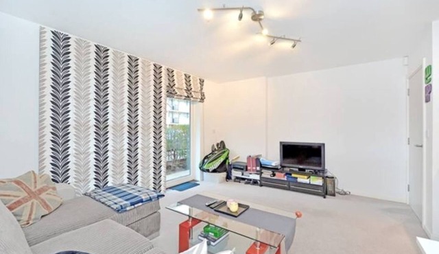Bright 1BR Flat Near Canary Wharf & Stratford