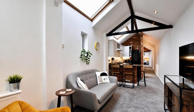 Bright & Airy Home Close To Salisbury Centre
