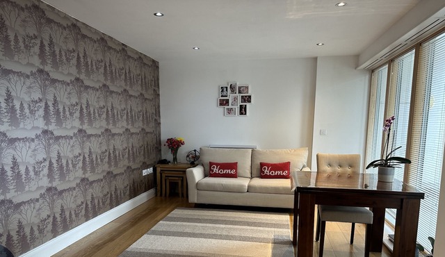 Bright, spacious and cosy apartment in Wimbledon, London in Wimbledon
