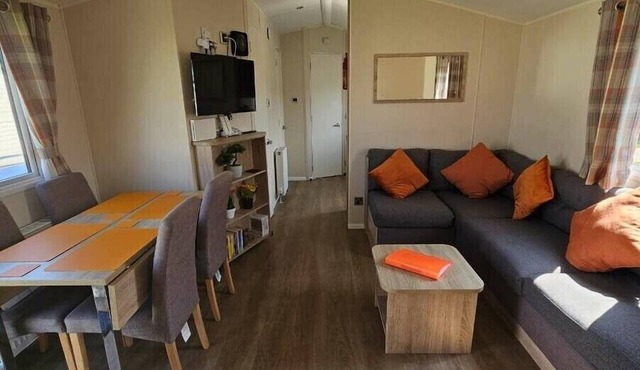 Broadland Sands - Holiday Accommodation 21136