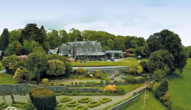 Bron Eifion Hotel