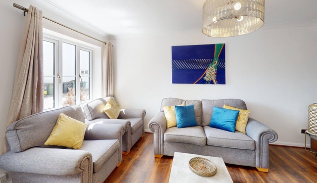 Buckland Mews - sleeps 4 guests in 2 bedrooms