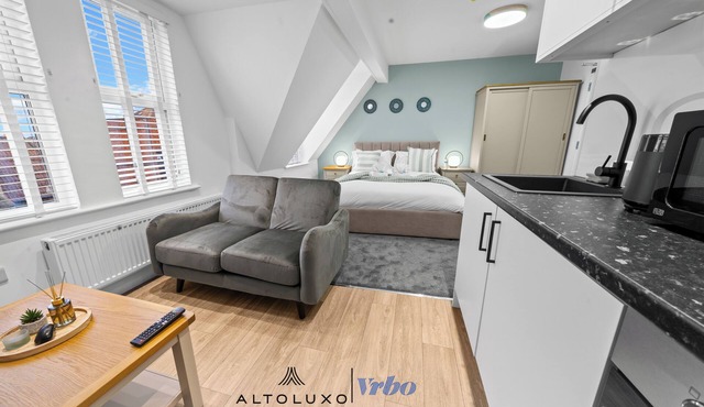 Burnham-on-sea | Warm, Bright Ensuite Room | Ideal for Couple | Contractors Stay