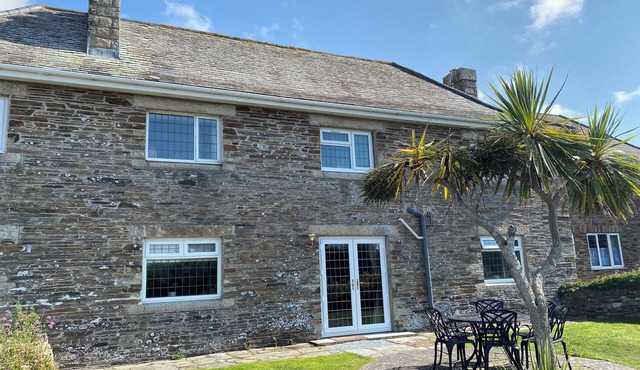 By the beach, spacious cottage, gardens and sea views
