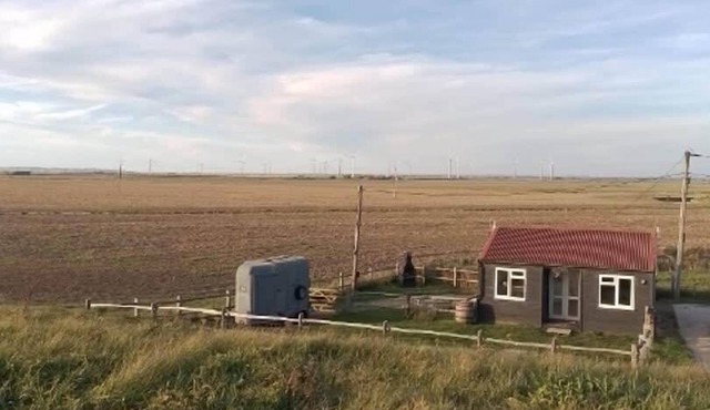 Camber Sands Beachfront Chalet w/Panoramic Views & Pet-Friendly