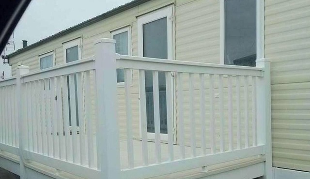Caravan - Sleeps 4 - Parking