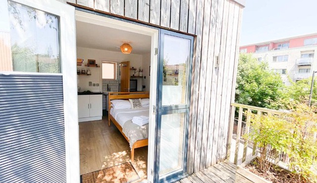 Carmen Suite EcoPod Treehouse in the city centre