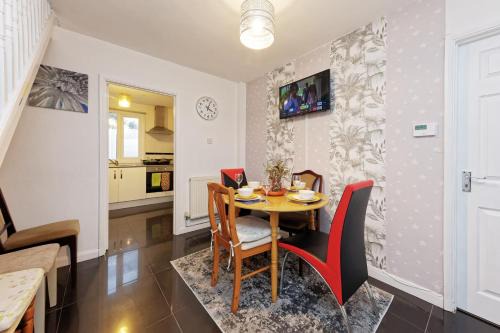 Cedar Villa- Great 4 bedrooms for contractors & teams