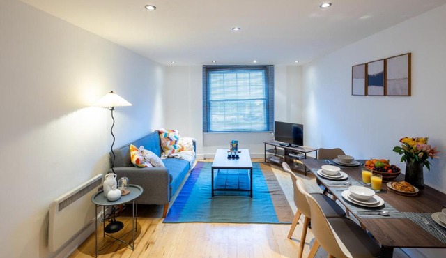 Central Flat-2Bedrooms-2Bath-By FabAccommodation