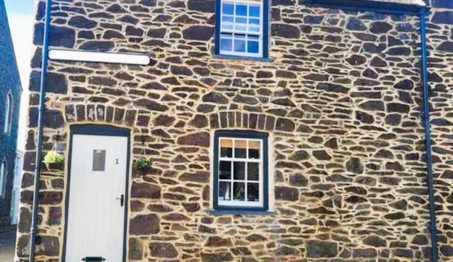 Characterful Cottage Within Conwy Town Walls