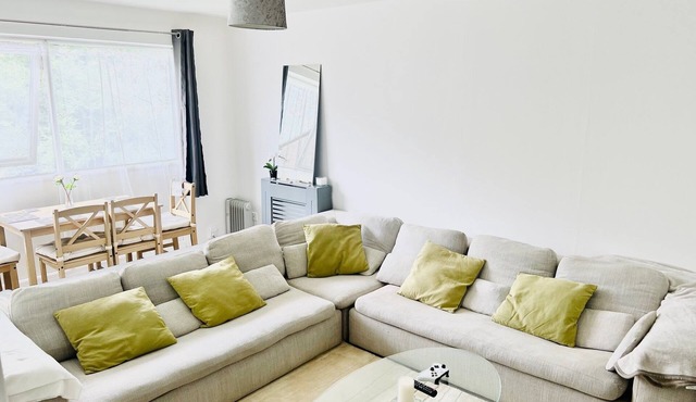 Charming 2-bed Apartment in Hemel Hempstead