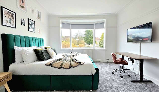Charming 3-Bed Oasis-free parking