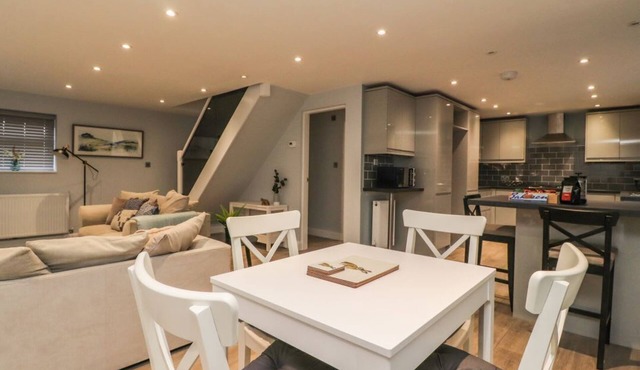 Charming Bungalow at 46 Church St