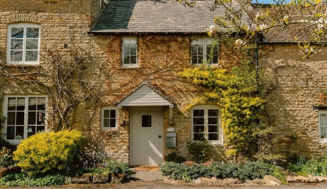 Charming Cotswold Cottage with Garden Annexe
