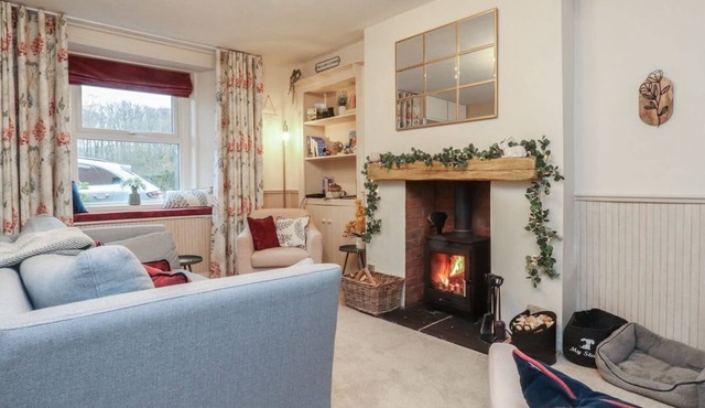Charming Willow Wood Retreat in Settle