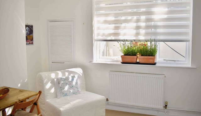 Chic Kemptown Studio in Brighton near Beach